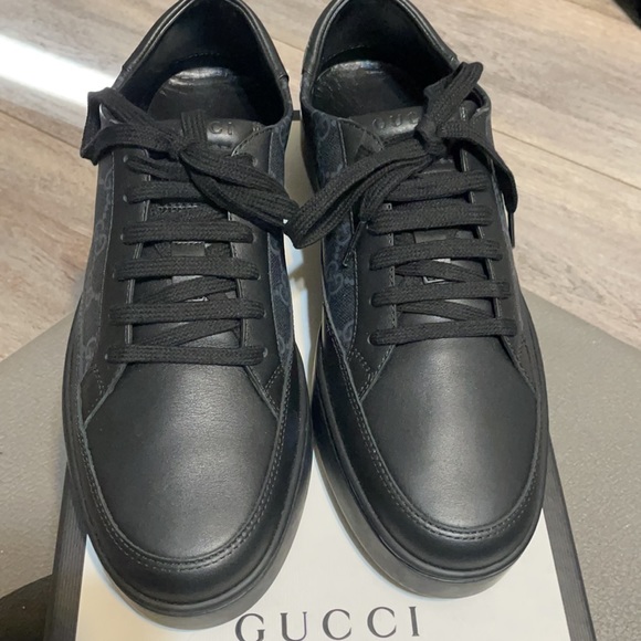 NIB Gucci GG Supreme Monogram low top sneakers. - Picture 2 of 7